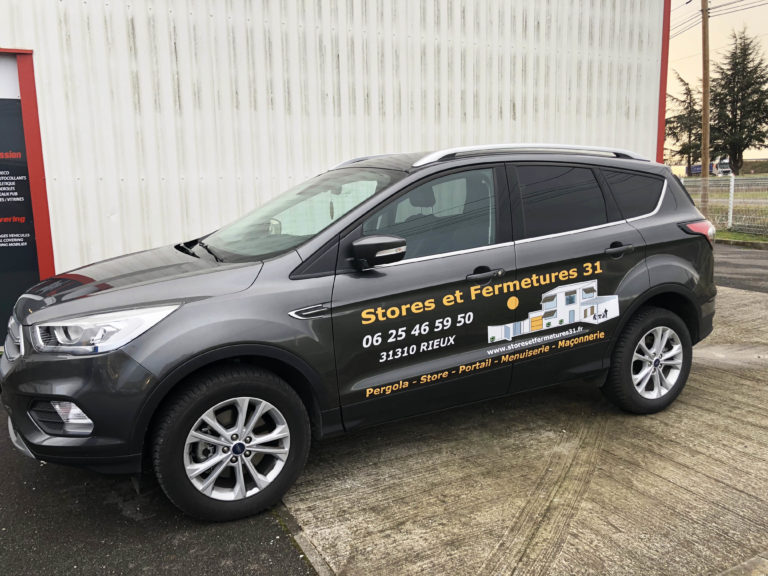 Marquage pub Ford Kuga – Société Stores et Fermetures 31