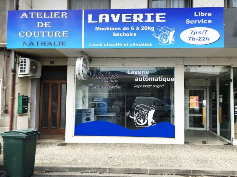 Enseigne + vitrine Laverie (Cazères 31220)