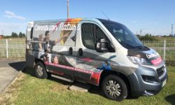 Covering Camion Ducato 9 places – Office de Tourisme Neste Barrousse.
