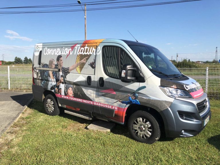 Covering Camion Ducato 9 places – Office de Tourisme Neste Barrousse.