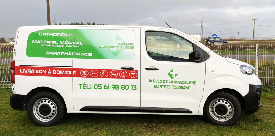 Marquage Pub – Peugeot Expert – Pharmacie Cazelles (Martres Tolosane)
