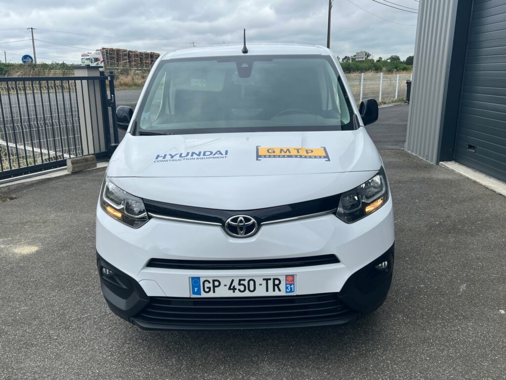 Marquage Publicitaire Toyota ProAce -- Société Garonne GMTP