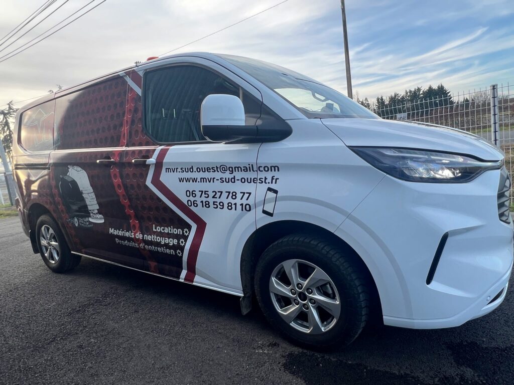 Covering publicitaire sur Ford Transit société MVR Sud Ouest