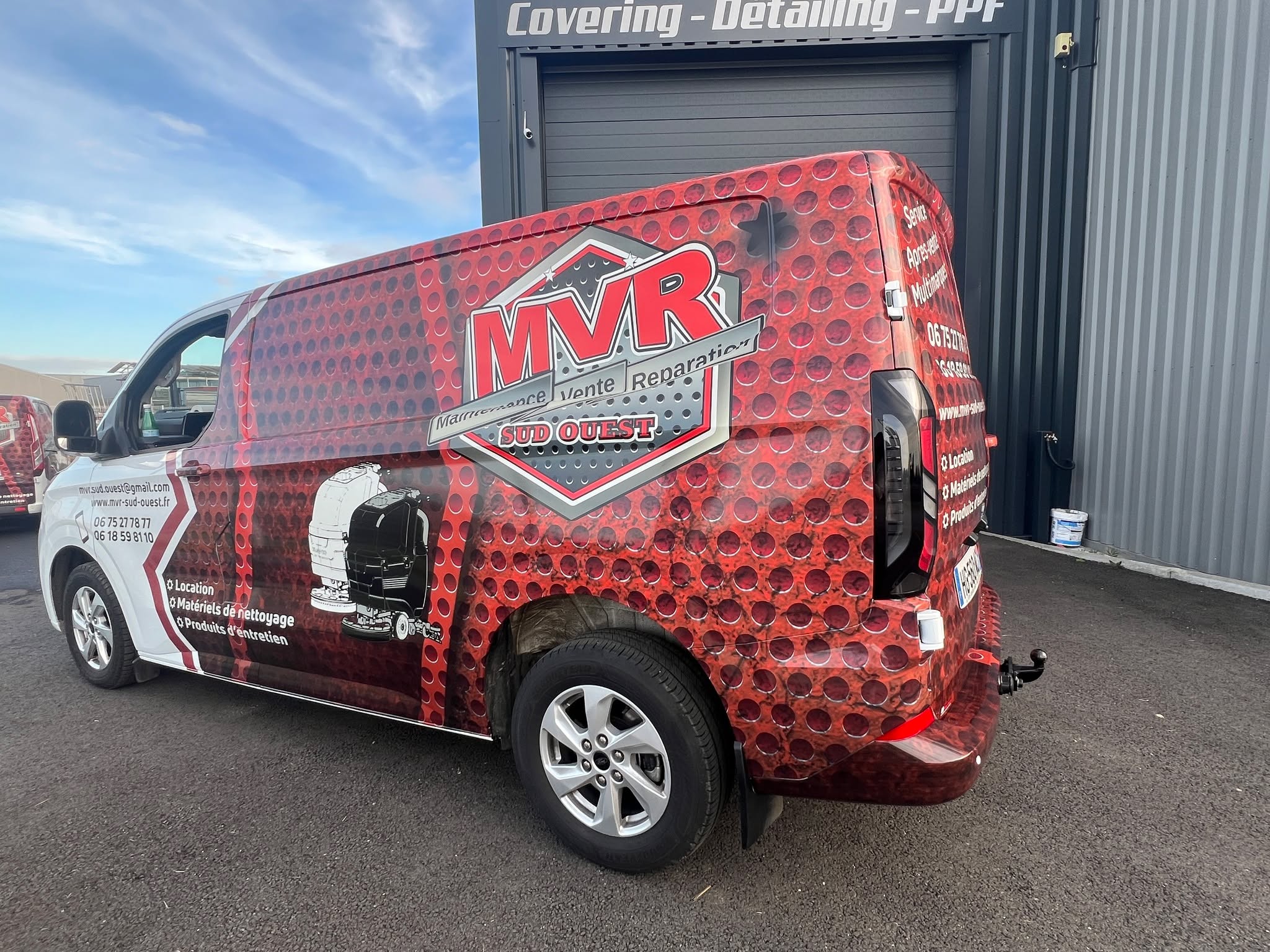 Covering publicitaire sur Ford Transit société MVR Sud Ouest