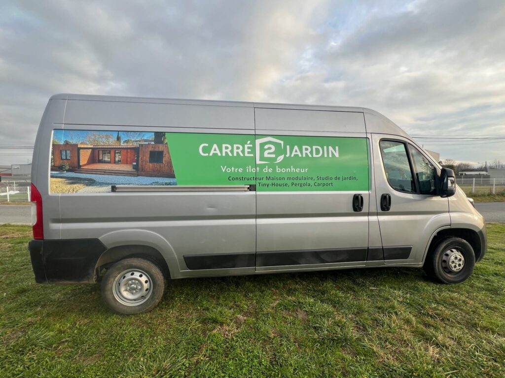 Habillage publicitaire Peugeot Boxer – Carré 2 Jardin | Réalisation IDFactory Cazères