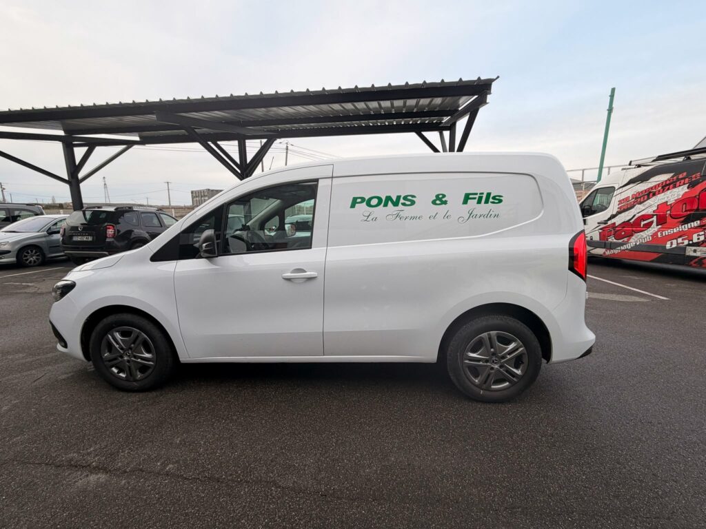 Marquage publicitaire véhicule PONS & Fils – visibilité locale et image professionnelle