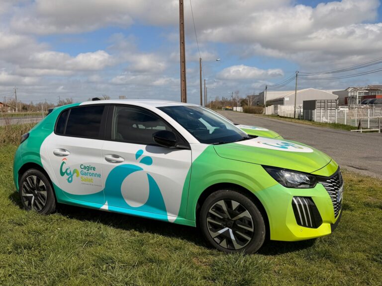 Le covering des Peugeot 208 continue pour la Communauté de communes Cagire Garonne Salat ✨🚗