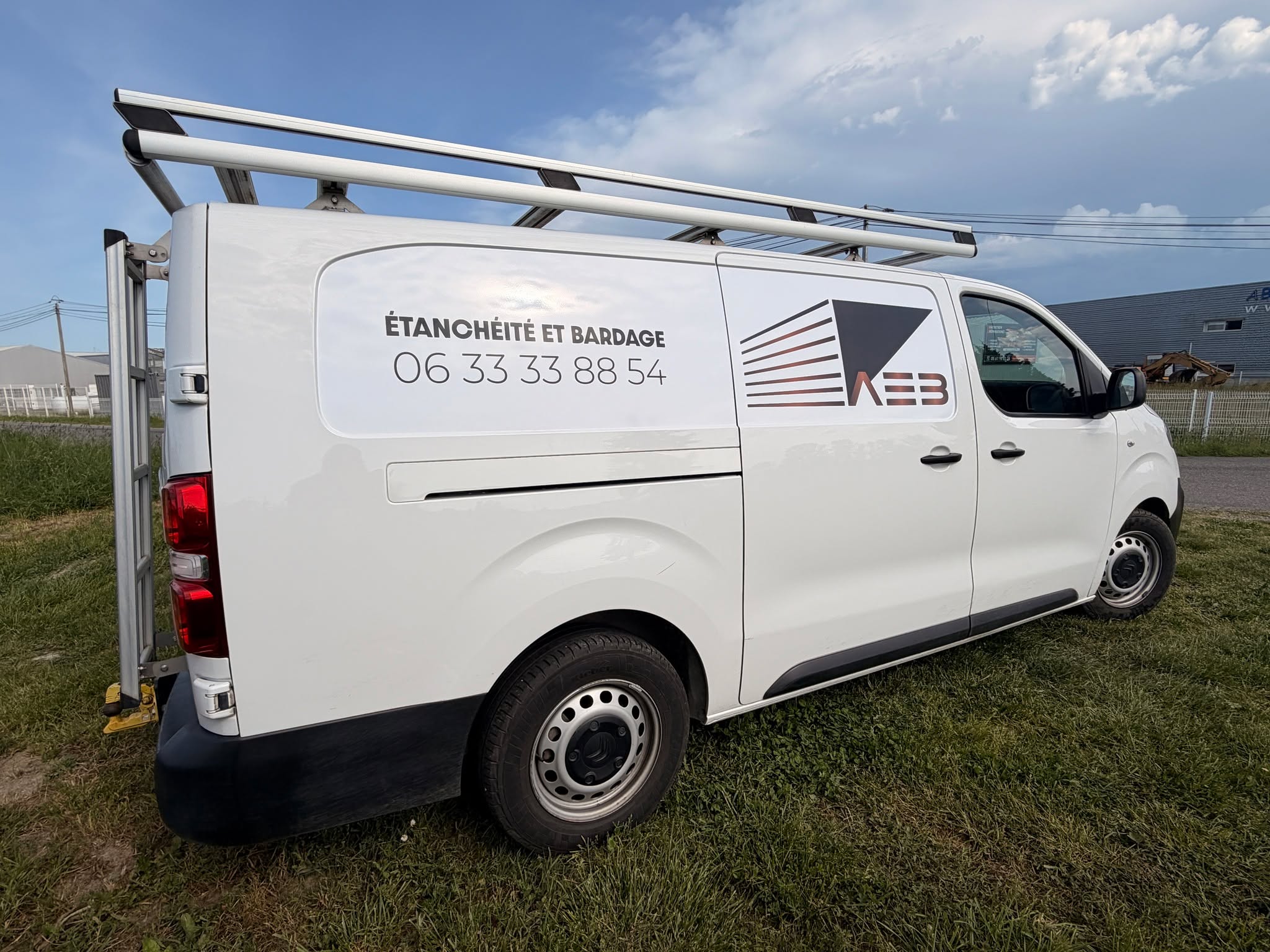 Nouveau marquage publicitaire pour AEB Etancheité