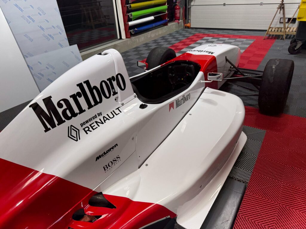 Monoplace Formule Renault transformée dans notre atelier !