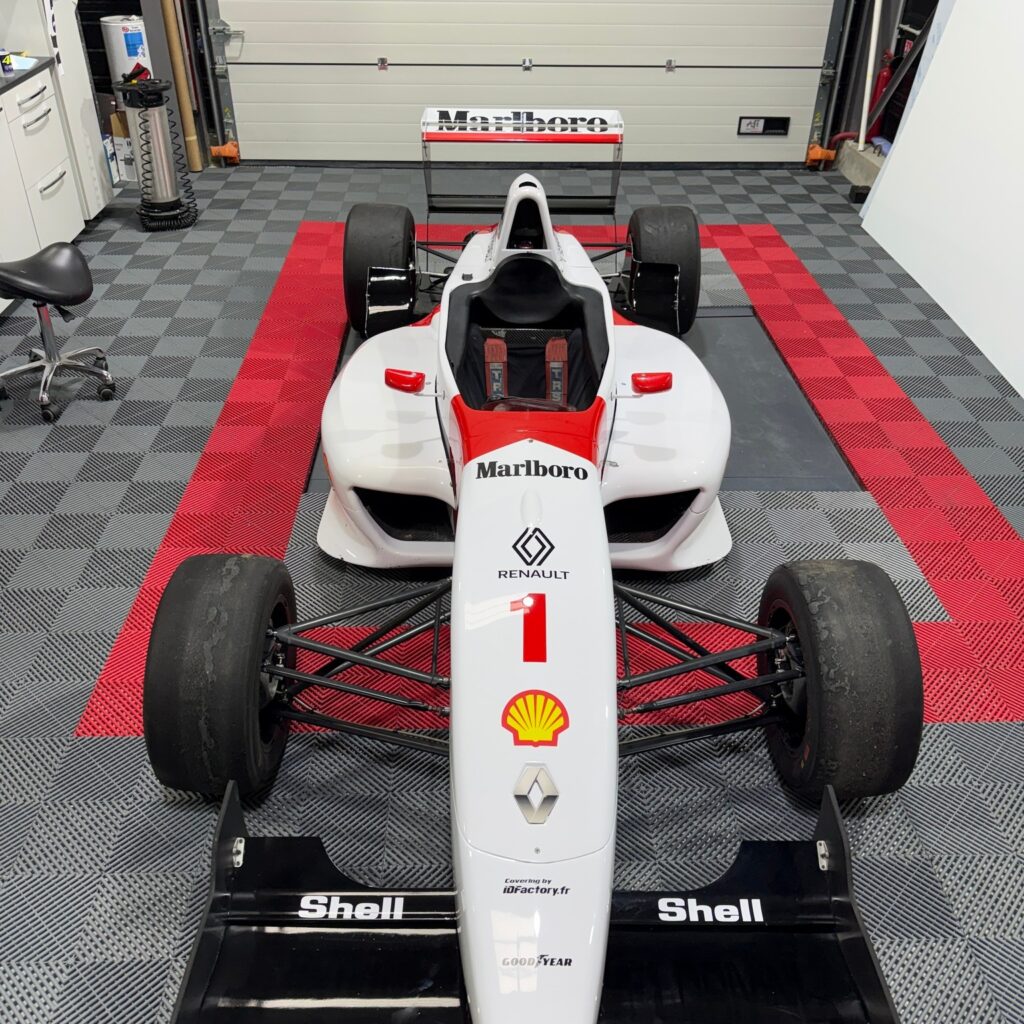 Monoplace Formule Renault transformée dans notre atelier !